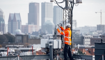 Bouwmedewerker op toren